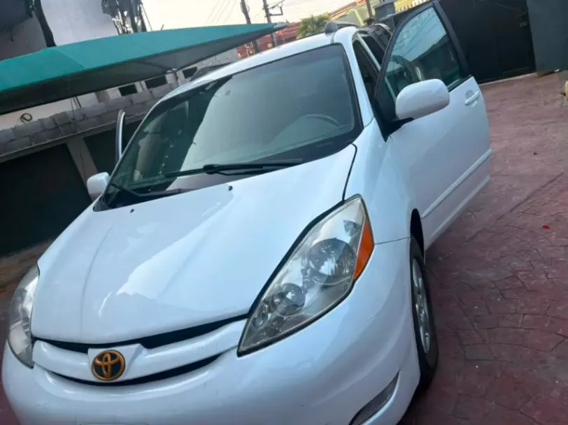 2008 Toyota Sienna