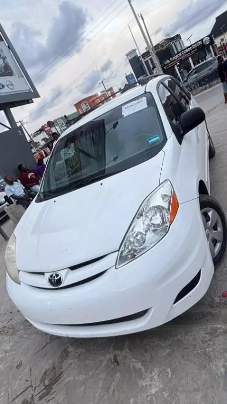 2008 Toyota Sienna