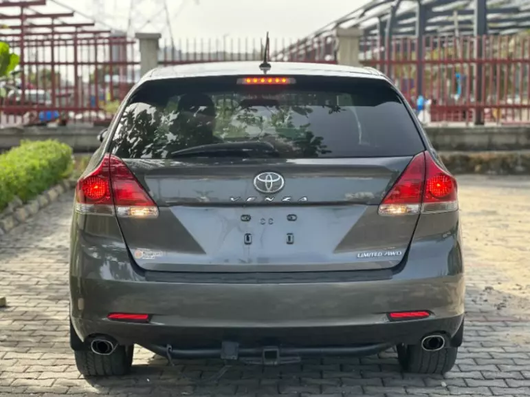 2014 Toyota Venza - Image 1