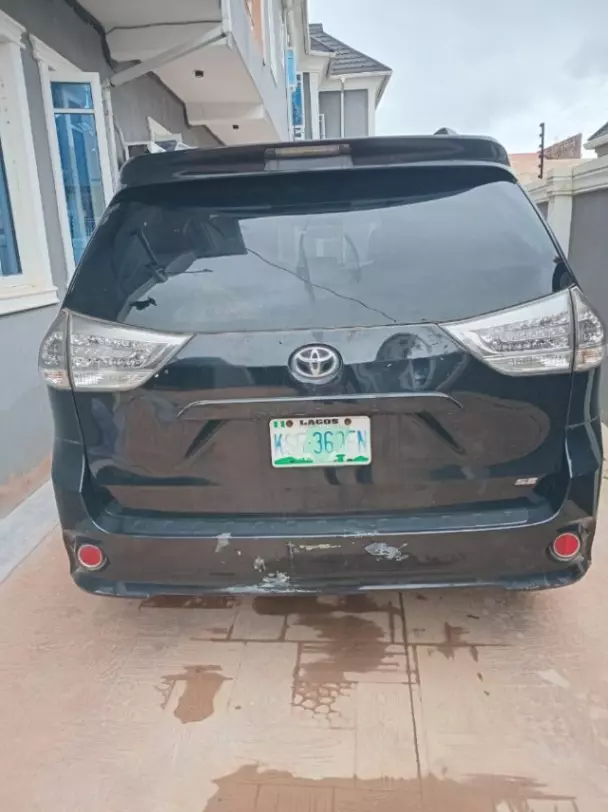 2012 Toyota Sienna