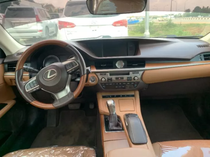 2016 Lexus Es