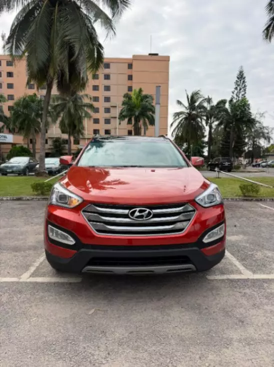 2015 Hyundai Santa Fe - Image 1