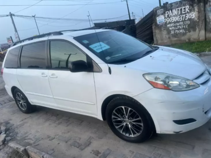 2008 Toyota Sienna