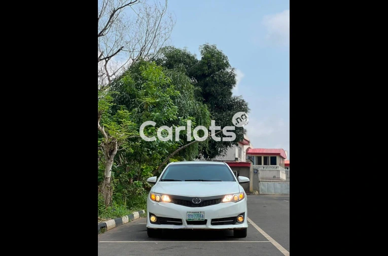 2014 Toyota Camry SE