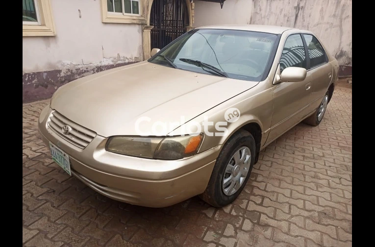 2002 Toyota Camry LE