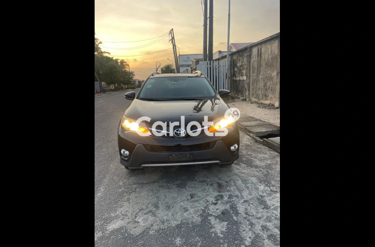 2015 Toyota Rav 4 LIMITED