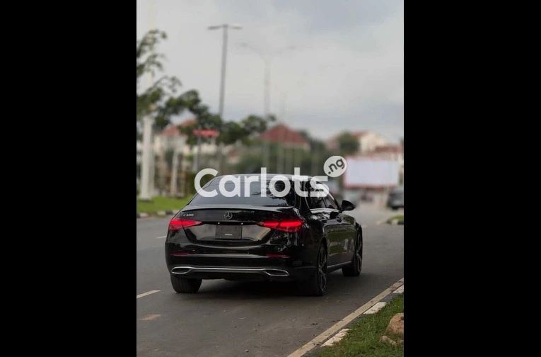 2024 Mercedes Benz C300