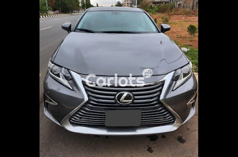 2018 Lexus Es