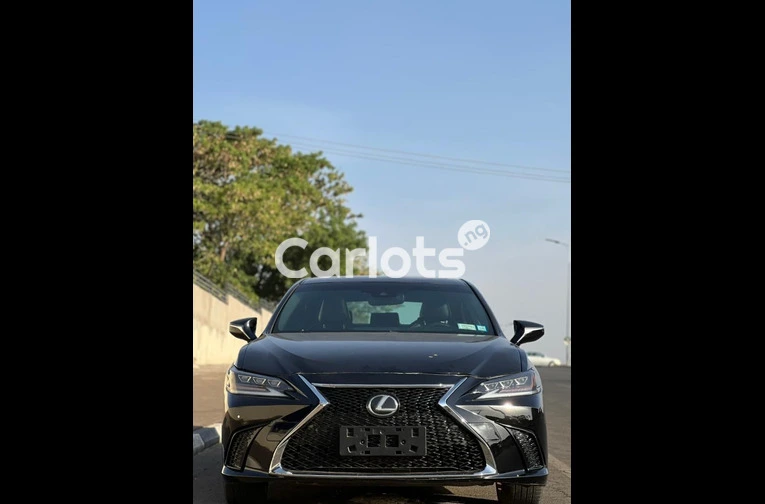 2019 Lexus Es SPORT