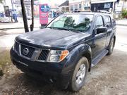 Nissan Pathfinder LE 2005