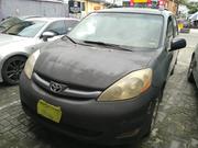 2008 Toyota Sienna - Image 1