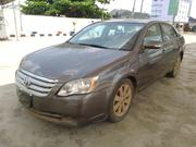2005 Toyota Avalon - Image 1