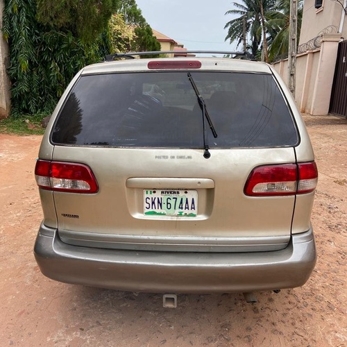 2002 Toyota Sienna