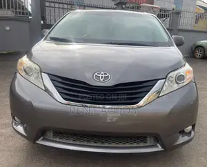 2011 Toyota Sienna XLE