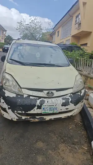 2007 Toyota Sienna - Image 1