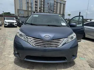 2015 Toyota Sienna XLE