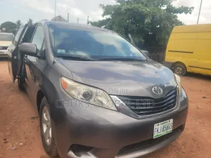 2012 Toyota Sienna