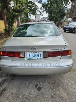 Toyota Camry XLE 2001