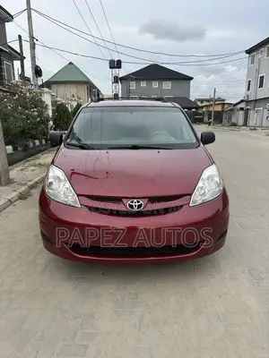 2006 Toyota Sienna - Image 1
