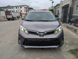 2017 Toyota Sienna LIMITED