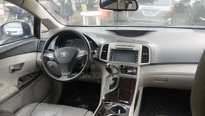 2012 Toyota Venza - Image 1
