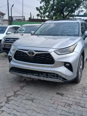 2020 Toyota Highlander PLATINUM - Image 1
