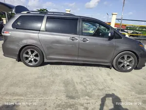 2016 Toyota Sienna