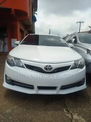 2014 Toyota Camry SE - Image 1