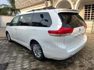 2011 Toyota Sienna LIMITED - Image 1