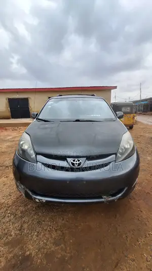 2006 Toyota Sienna LE