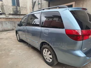 2005 Toyota Sienna