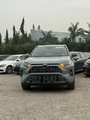 2021 Toyota Highlander - Image 1