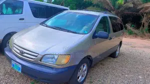 2002 Toyota Sienna LE