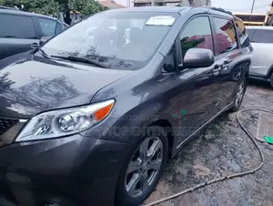 2017 Toyota Sienna SE