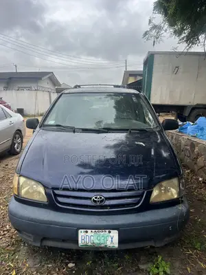 2000 Toyota Sienna