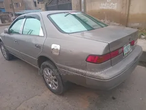 2000 Toyota Camry
