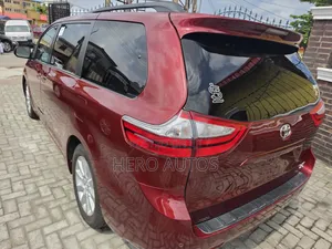 2016 Toyota Sienna XLE