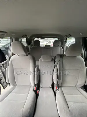 2019 Toyota Sienna LE