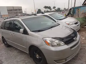 2005 Toyota Sienna XLE