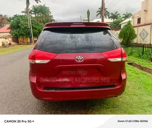 2011 Toyota Sienna