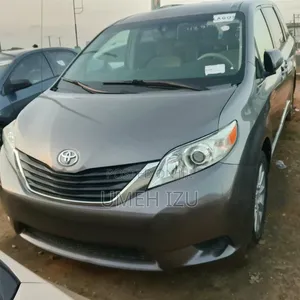 2014 Toyota Sienna