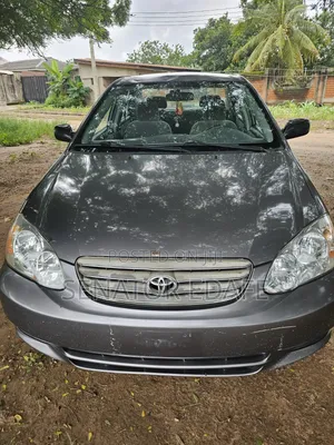 Toyota Corolla LE 2004