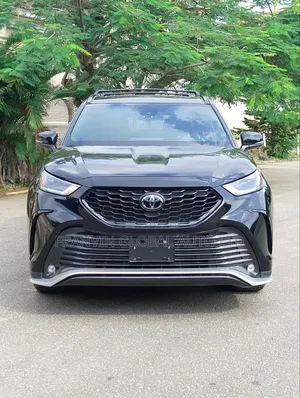 2024 Toyota Highlander XLE - Image 1