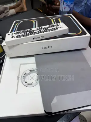 Apple iPad Pro 13 (2024) 256 GB Blue