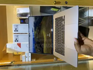 Laptop Apple MacBook Air 2024 M3 15-inch 16GB Apple M3 SSD 512GB