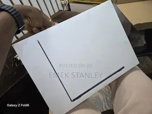 New Laptop Apple MacBook Air 2024 M3 16GB Apple M3 SSD 256GB