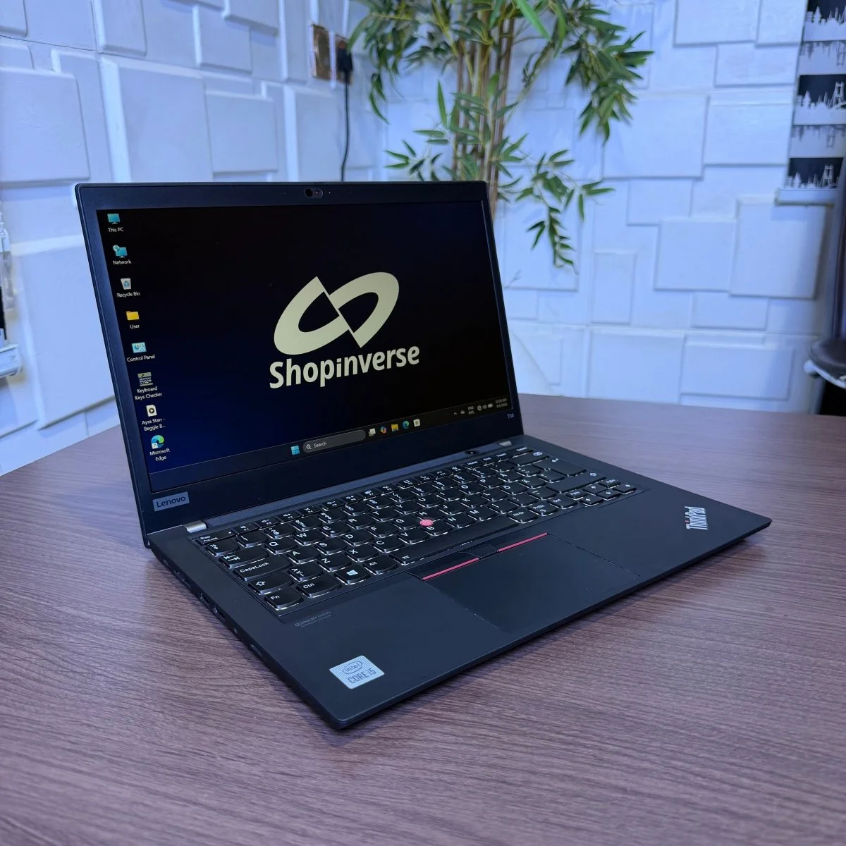 Lenovo ThinkPad T490 - 8th Gen. Intel Core i5 - 256GB SSD - 16GB RAM - Keyboard Light